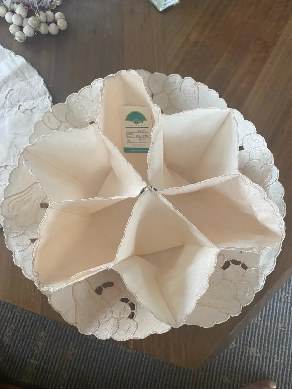 Peking NWT Vintage Cream Fabric bun warmer